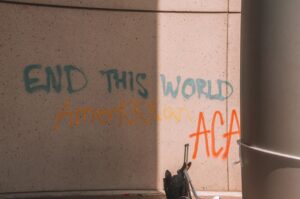 Egocentrismo adolescente: ¿Por qué el mundo gira en torno a ti?