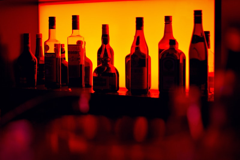 Miopía Alcohólica: Cómo el alcohol nubla tu juicio