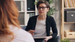 Terapeuta Adjunto: El poder del apoyo en psicoterapia