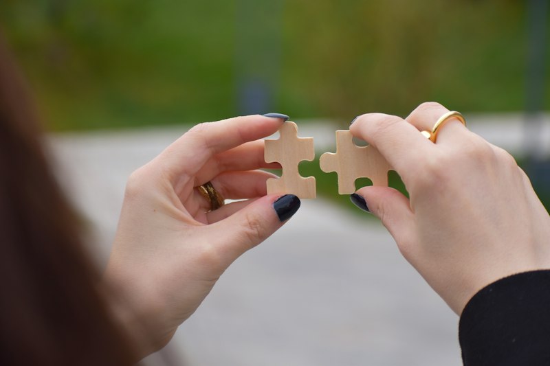Relaciones de Atracción: ¿Por qué conectamos con los demás?